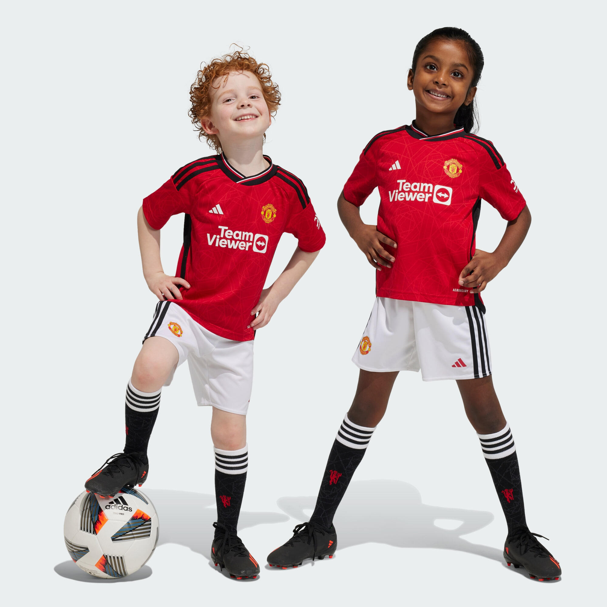 ADIDAS Domácí souprava Manchester United 23/24 Mini