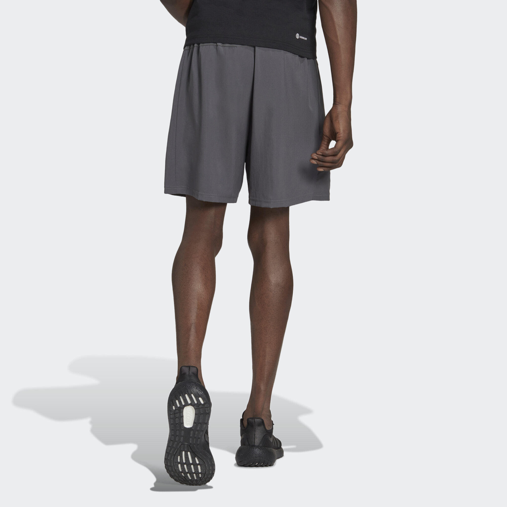 Train Essentials Woven Training Shorts 4/7