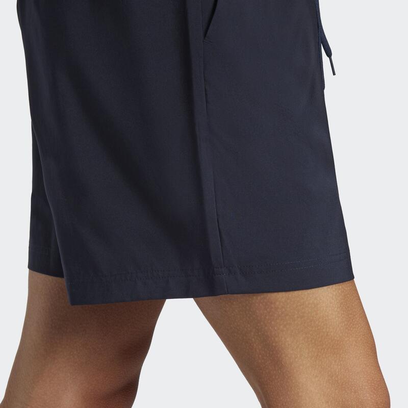 Pantaloni scurți AEROREADY Essentials Chelsea cu logo mic
