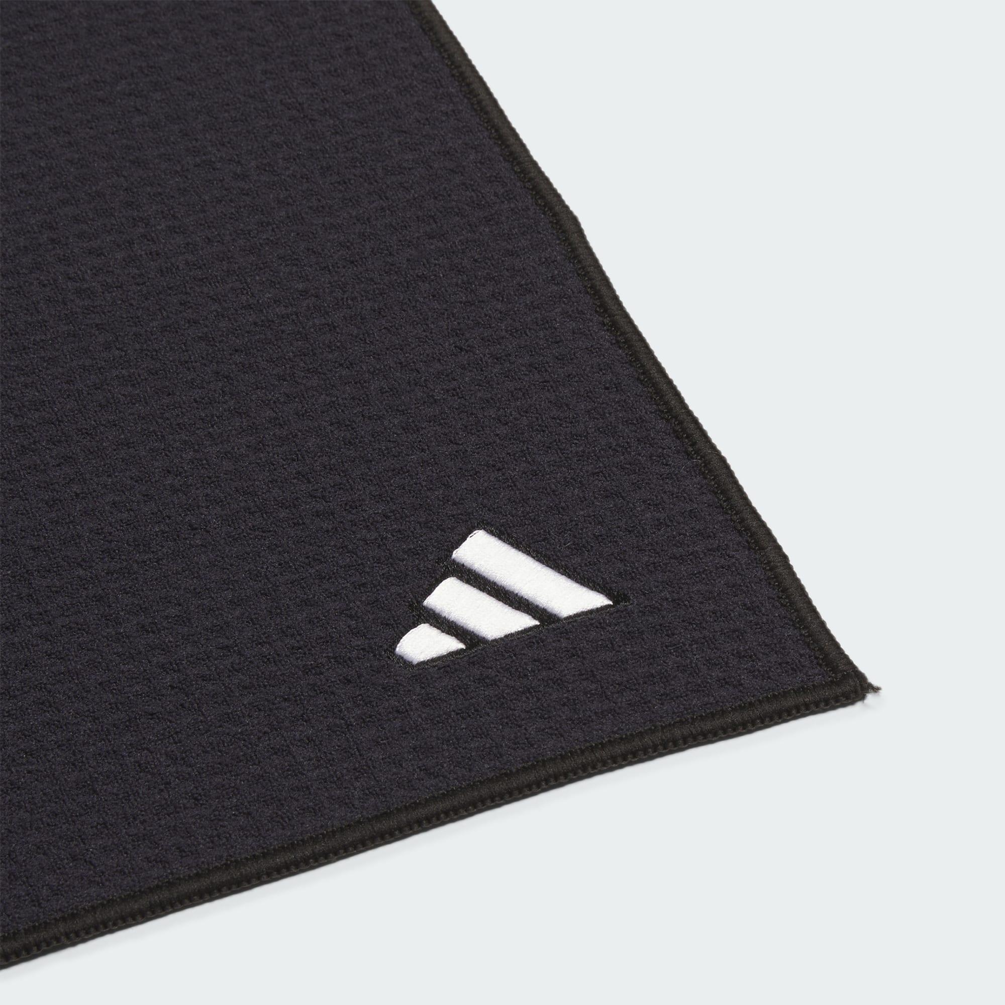 The Club Golf Towel 3/5
