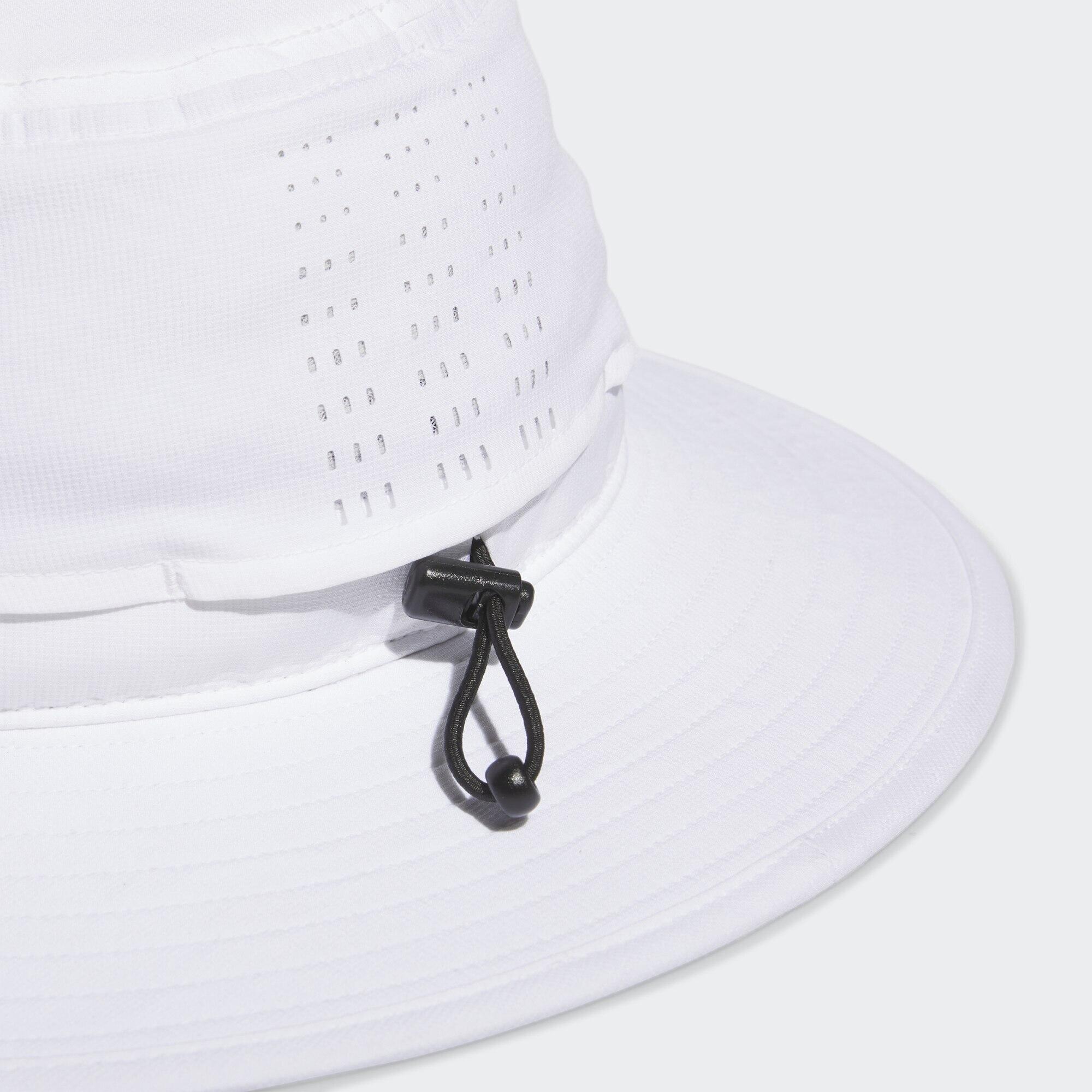 Wide-brimmed hat