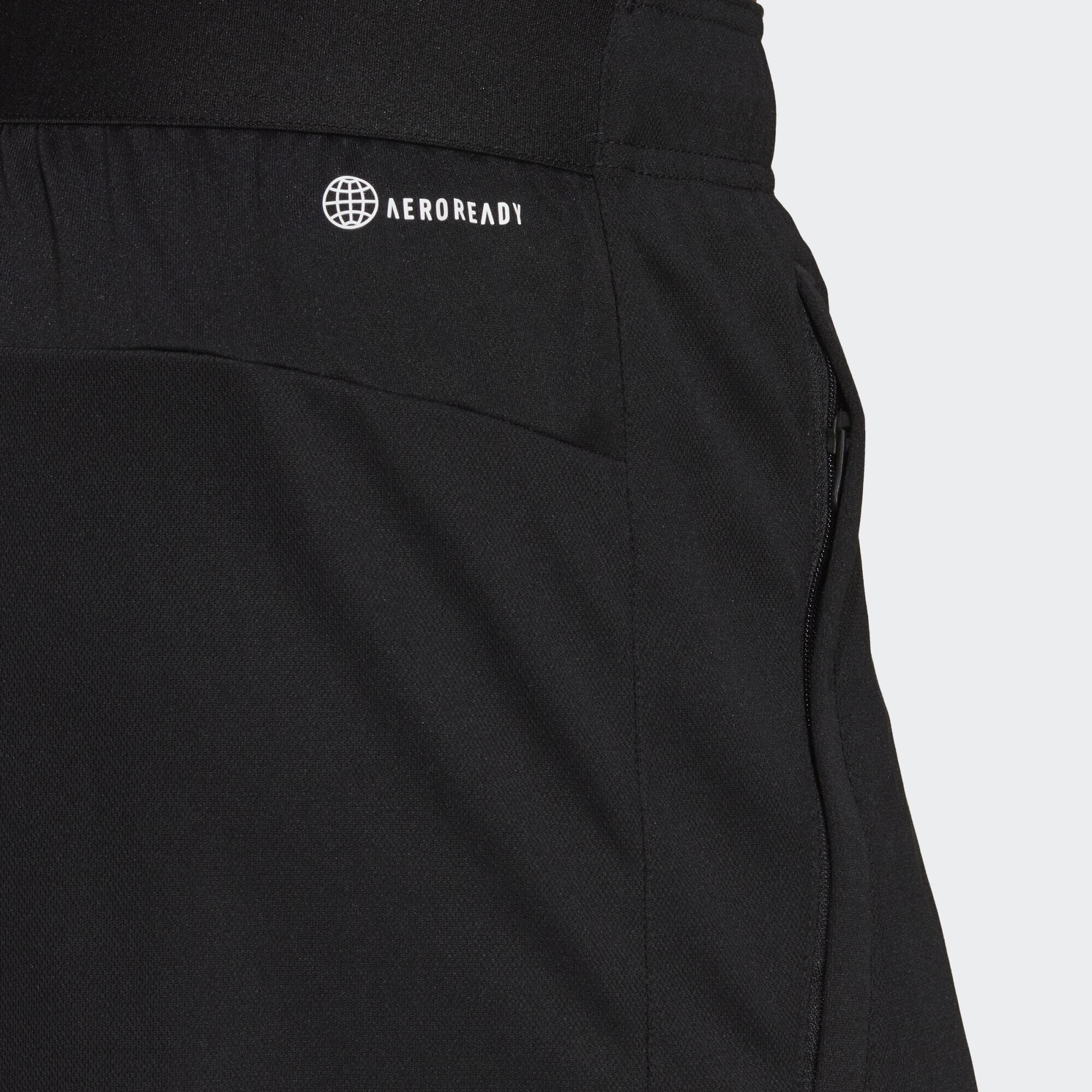 Training shorts with Train Essentials logo