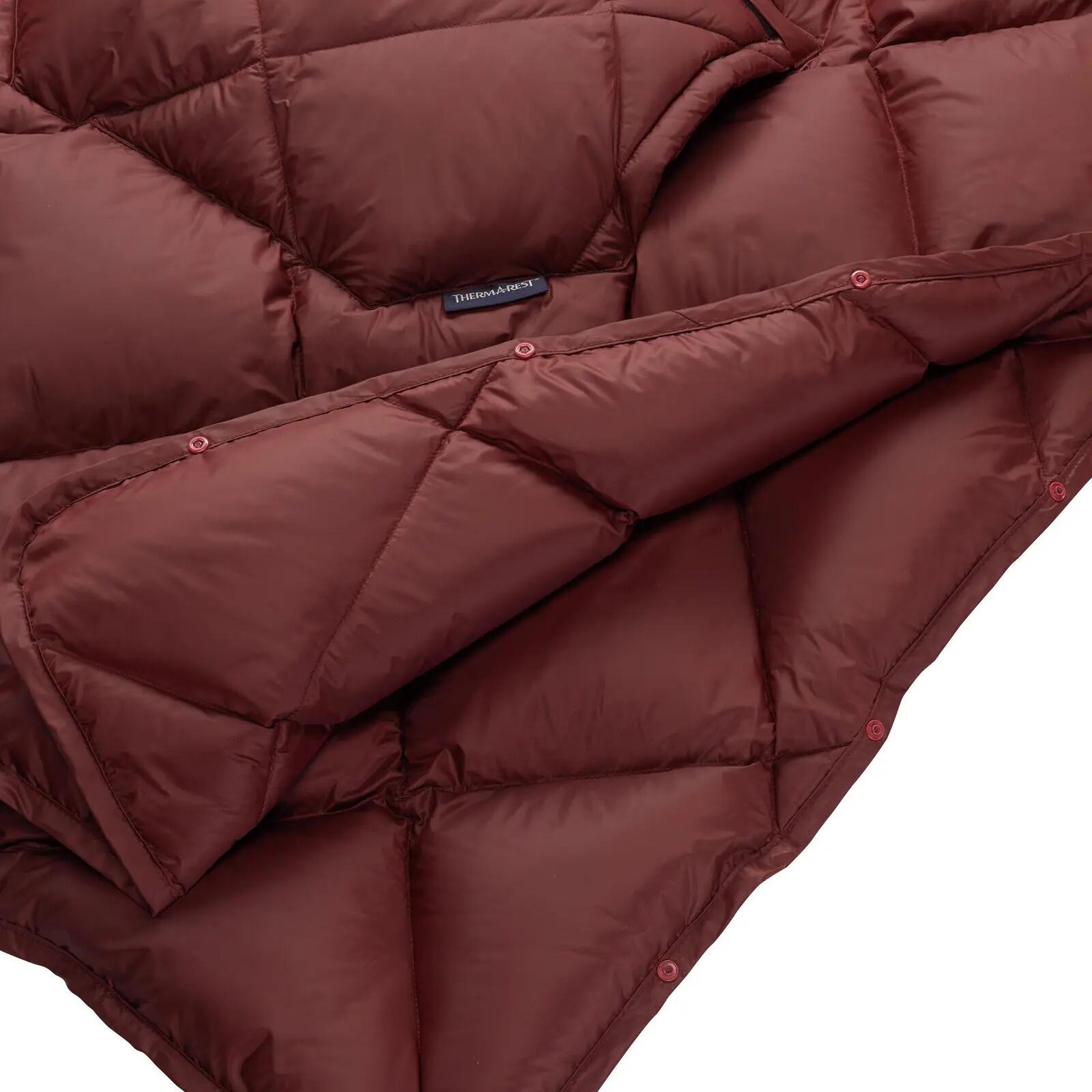 Therm-a-Rest Honcho Down Daunen-Poncho Burgundy – wasserabweisend, vielseitig 3/7