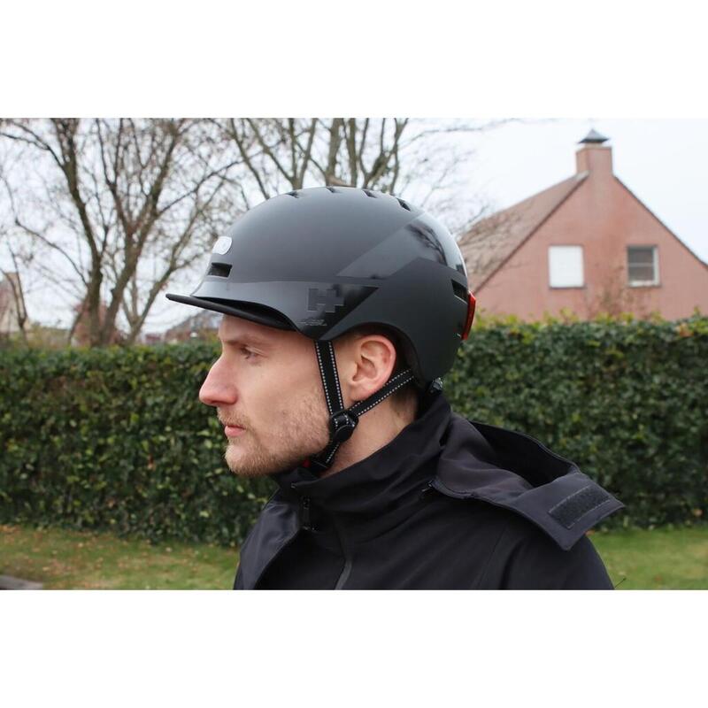 CASCO DE BICICLETA CON LUZ - ATLAS 2, NEGRO