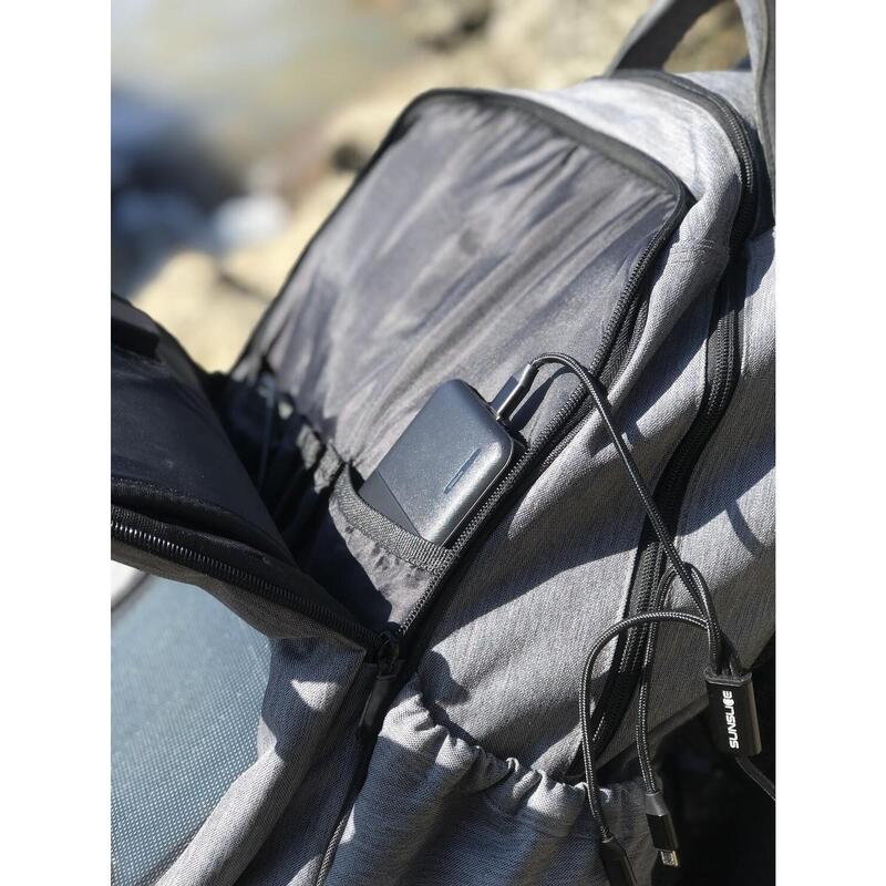 Sunslice "Zenith" Solar-Rucksack mit 8W Batterieladegerät