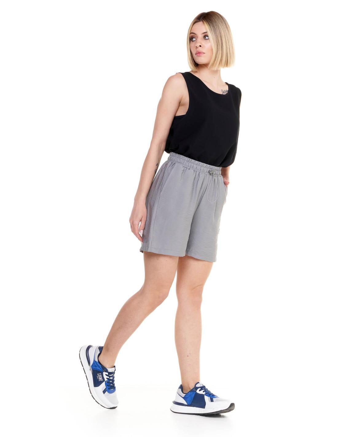 Pantalón corto de satén brillante para mujer 3/6