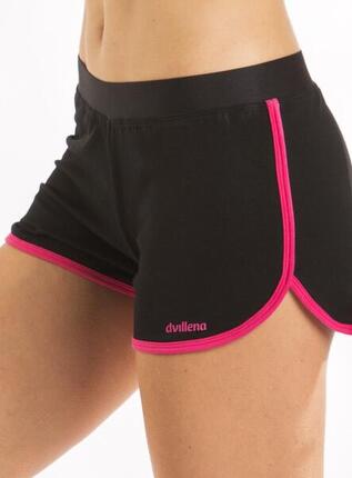 Shorts ajustés au style moderne, avec une bordure de style rocky.