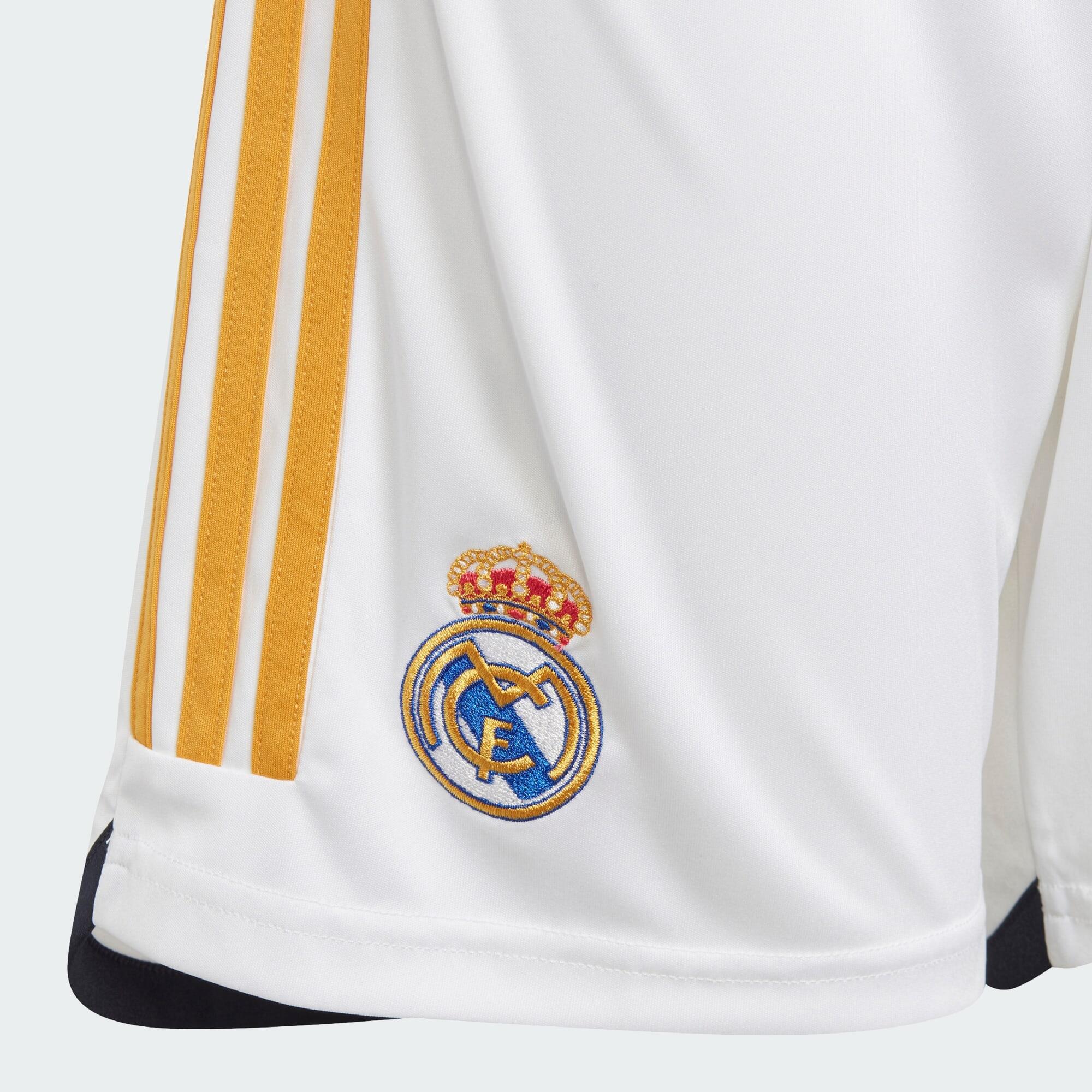 Real Madrid 23/24 Home Kit Kids 4/6