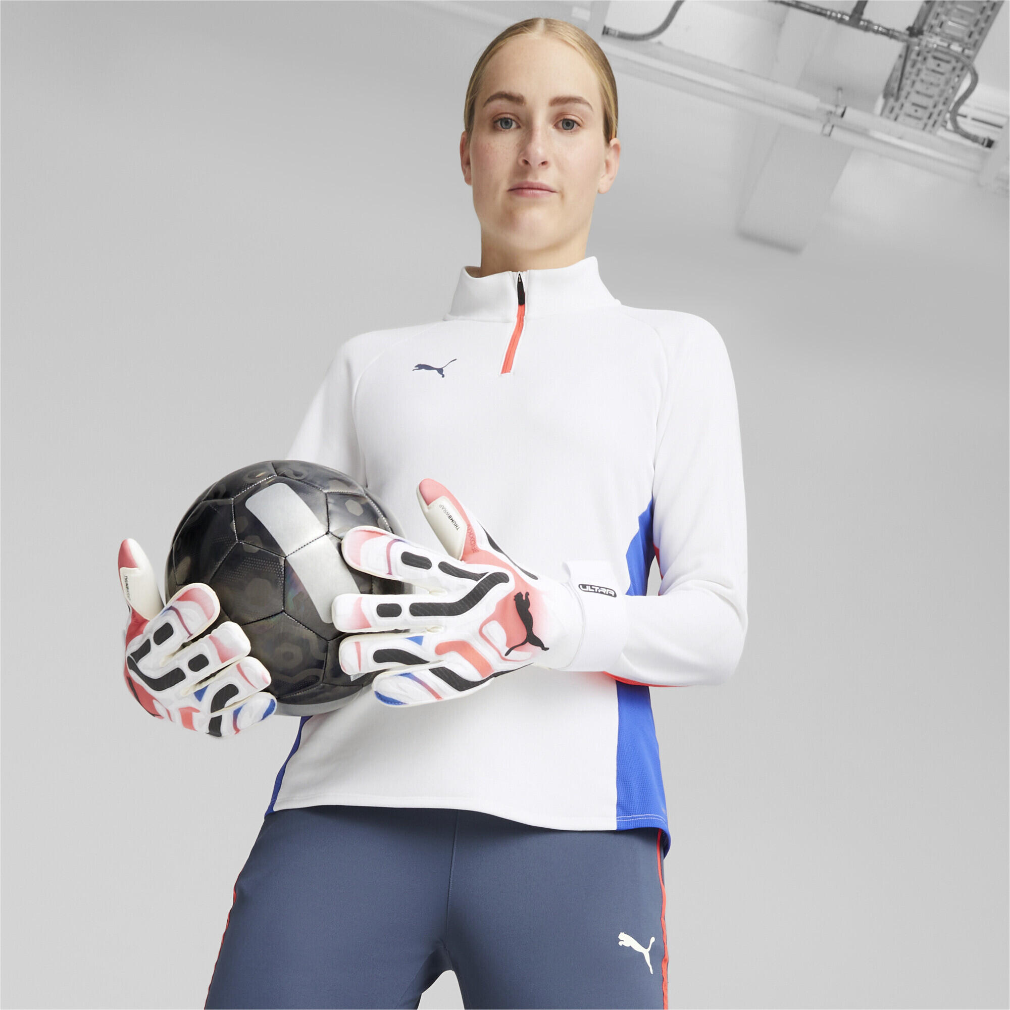 Guanti da portiere ULTRA Ultimate Hybrid PUMA White Ultra Blue Fire Orchid Red 2/3