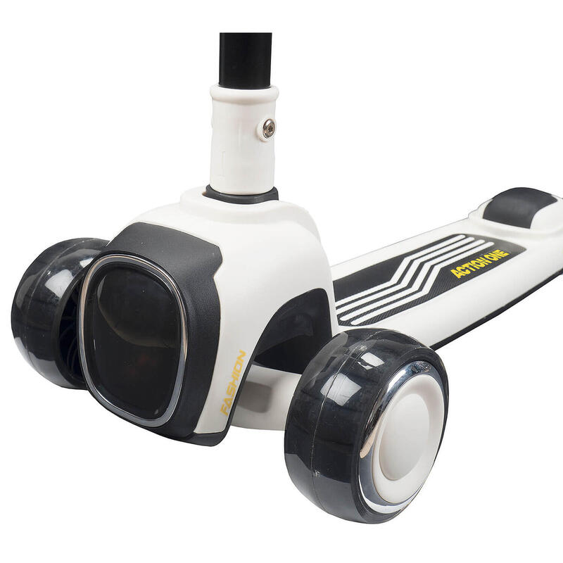 Fekete-fehér roller első lámpával és széles, fényes kerekekkel, fehér színben
