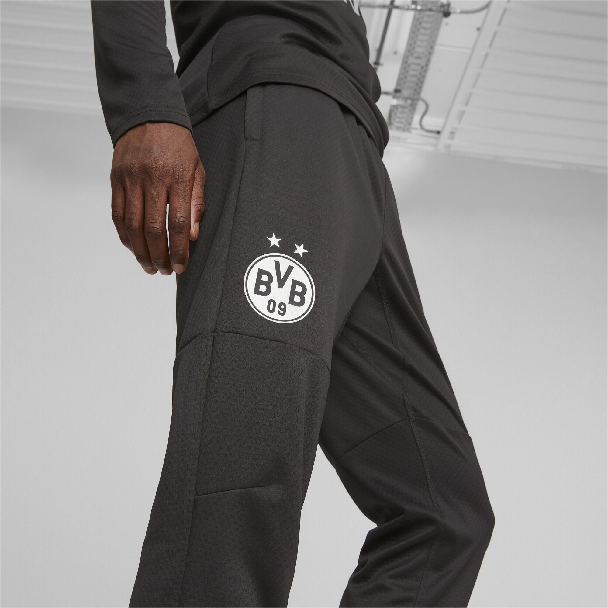 Pantalon d’entraînement 23/24 Borussia Dortmund PUMA Black Silver Metallic 3/6