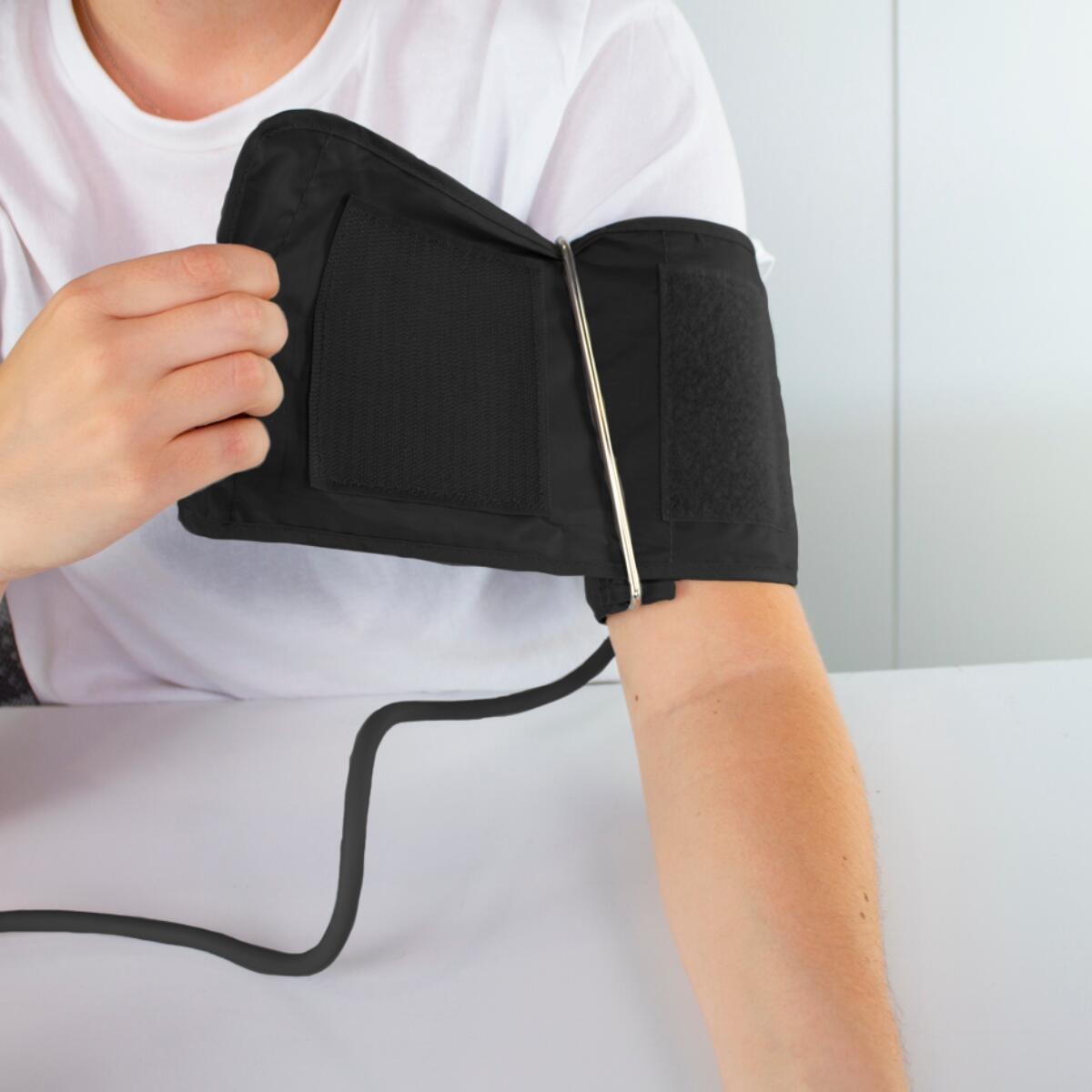 Tensiómetro Omron  De brazo Digital  M3 Comfort 2/3