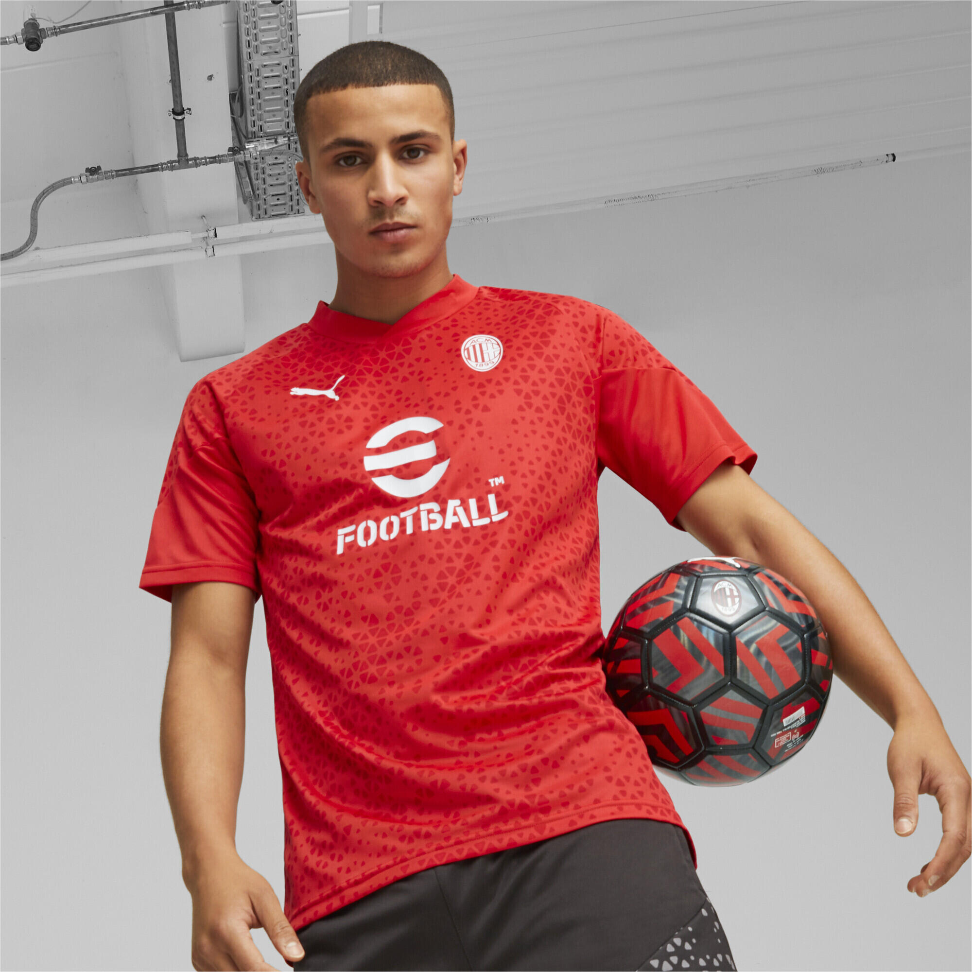 Maillot d’entraînement 23/24 AC Milan PUMA For All Time Red Feather Gray 2/6