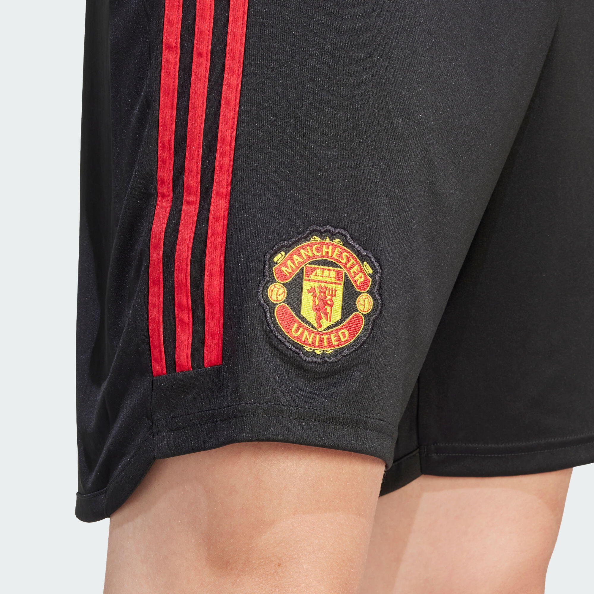 Manchester United Home Shorts 23/24