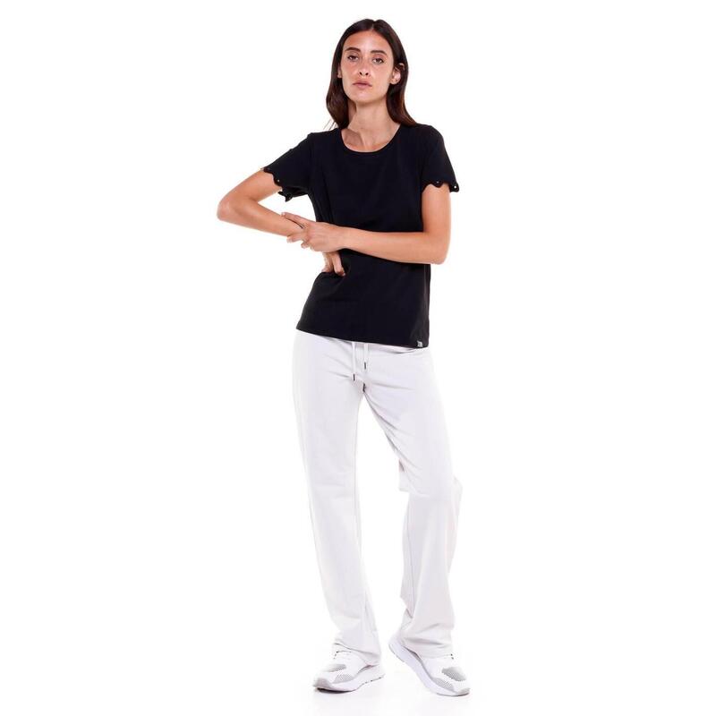 Camiseta feminina preta e branca