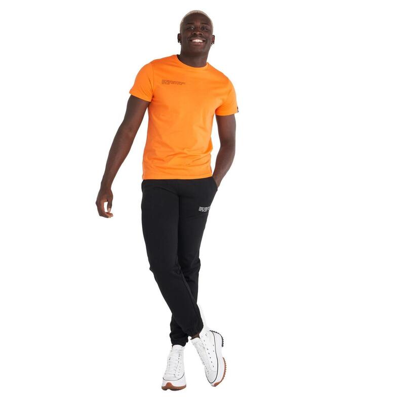 Camiseta masculina minimalista de manga curta em algodão orgânico