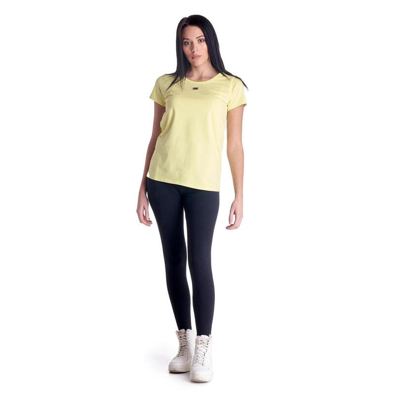 Camiseta feminina básica com gola redonda e manga curta