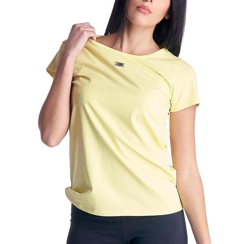 Camiseta feminina básica com gola redonda e manga curta