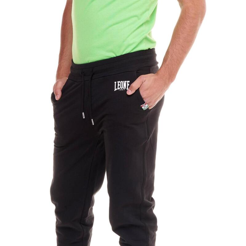 Pantalón básico hombre pequeño logo