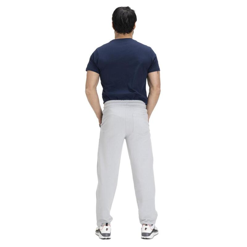 Calça masculina básica com logo pequeno