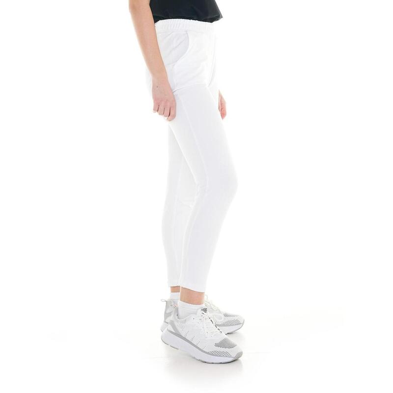 Pantaloni de bază pentru femei