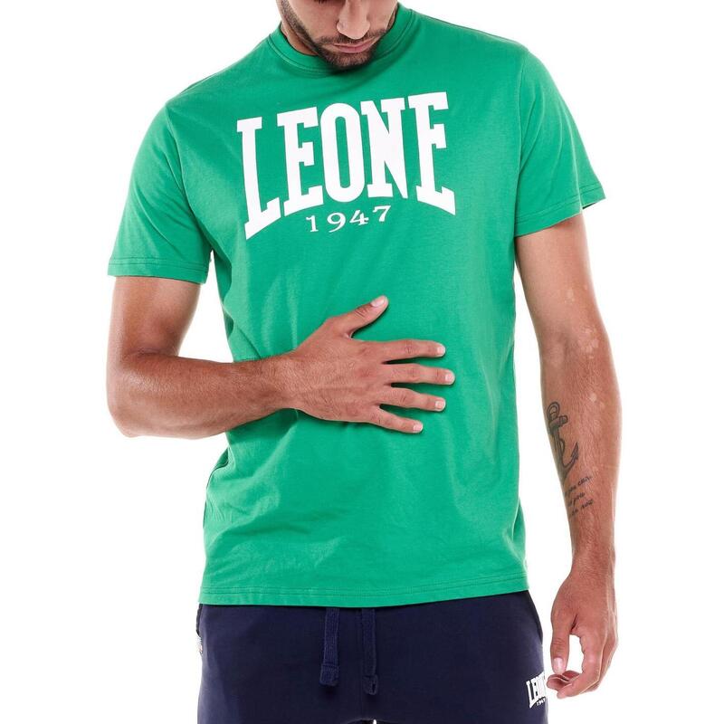 Camiseta masculina básica com logo grande