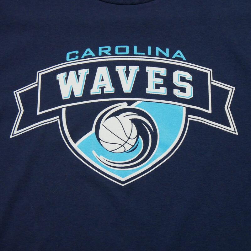 Reconditionné - T-Shirt New Balance Carolina Waves Basketball - État Excellent