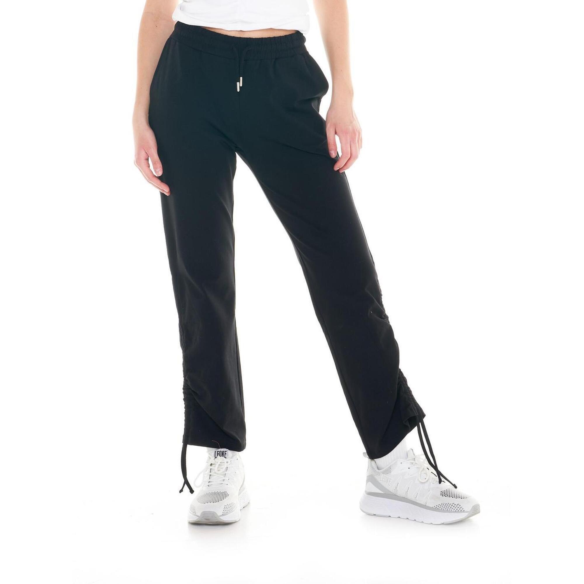 Cristal Shine zgromadziła damskie joggery