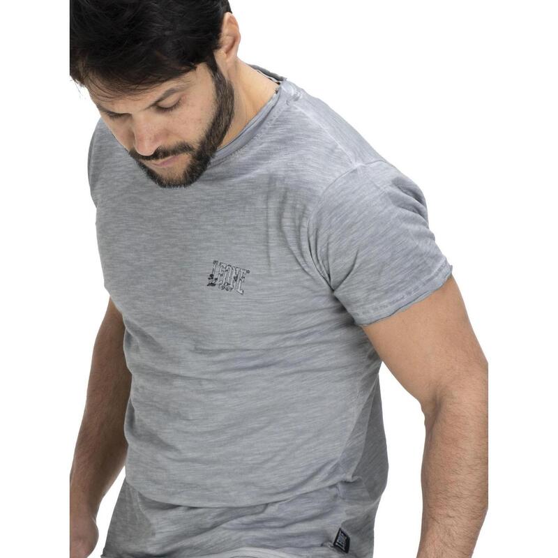 Camiseta masculina com efeito lavado de praia