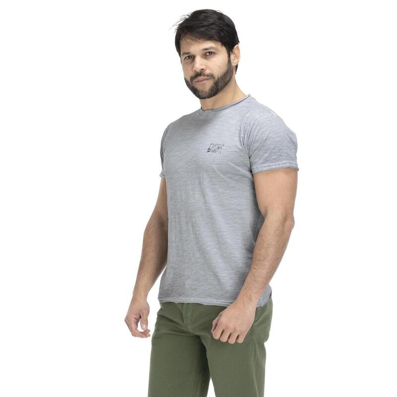 Camiseta masculina com efeito lavado de praia