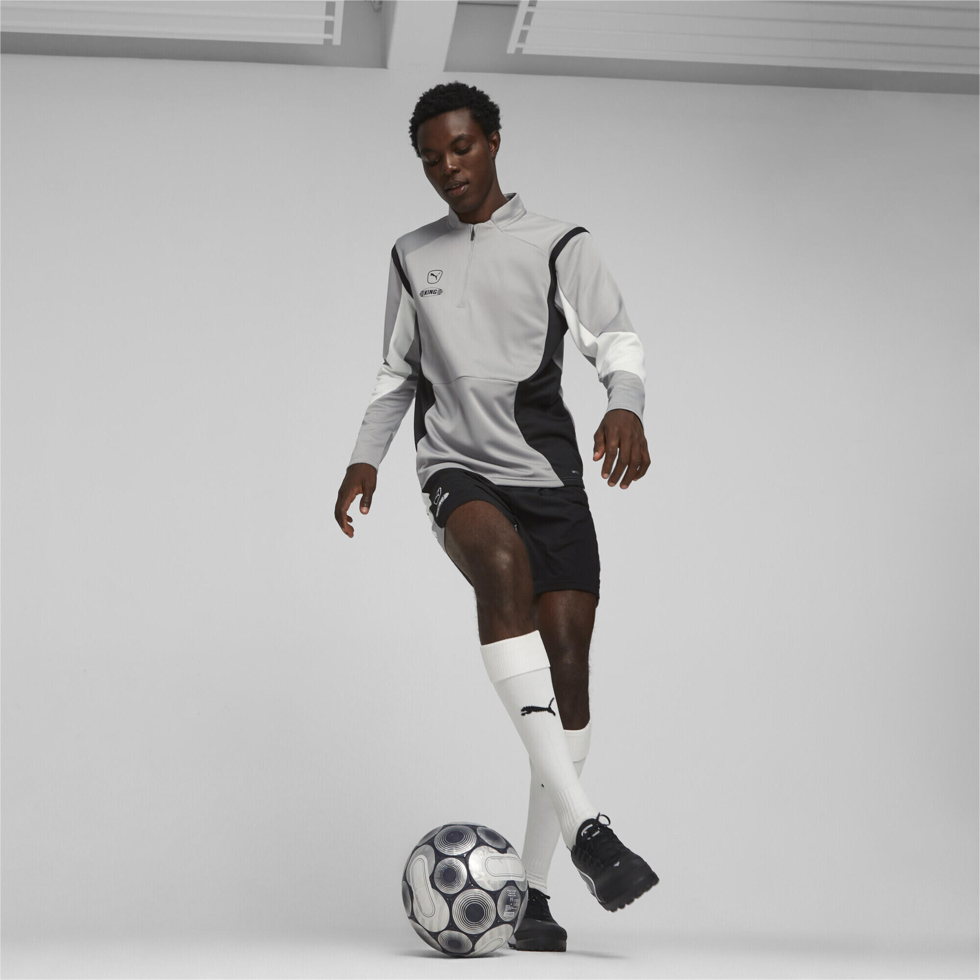 Buty piłkarskie Puma King Pro TT - Pack Breakthrough 3/7