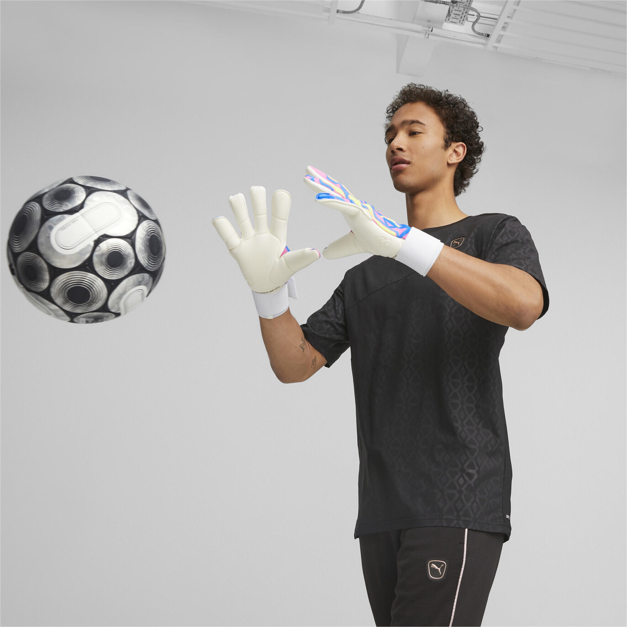 ULTRA Ultimate ENERGY Hybrid voetbalkeepershandschoenen PUMA 2/3