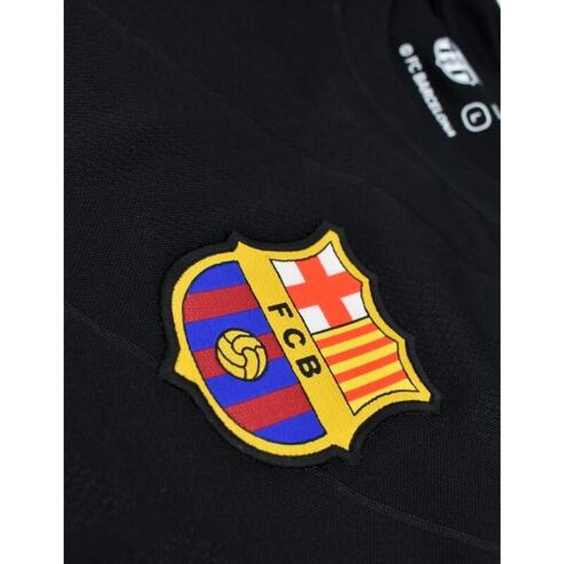 A Barça fergeteges, fekete edzőmeze