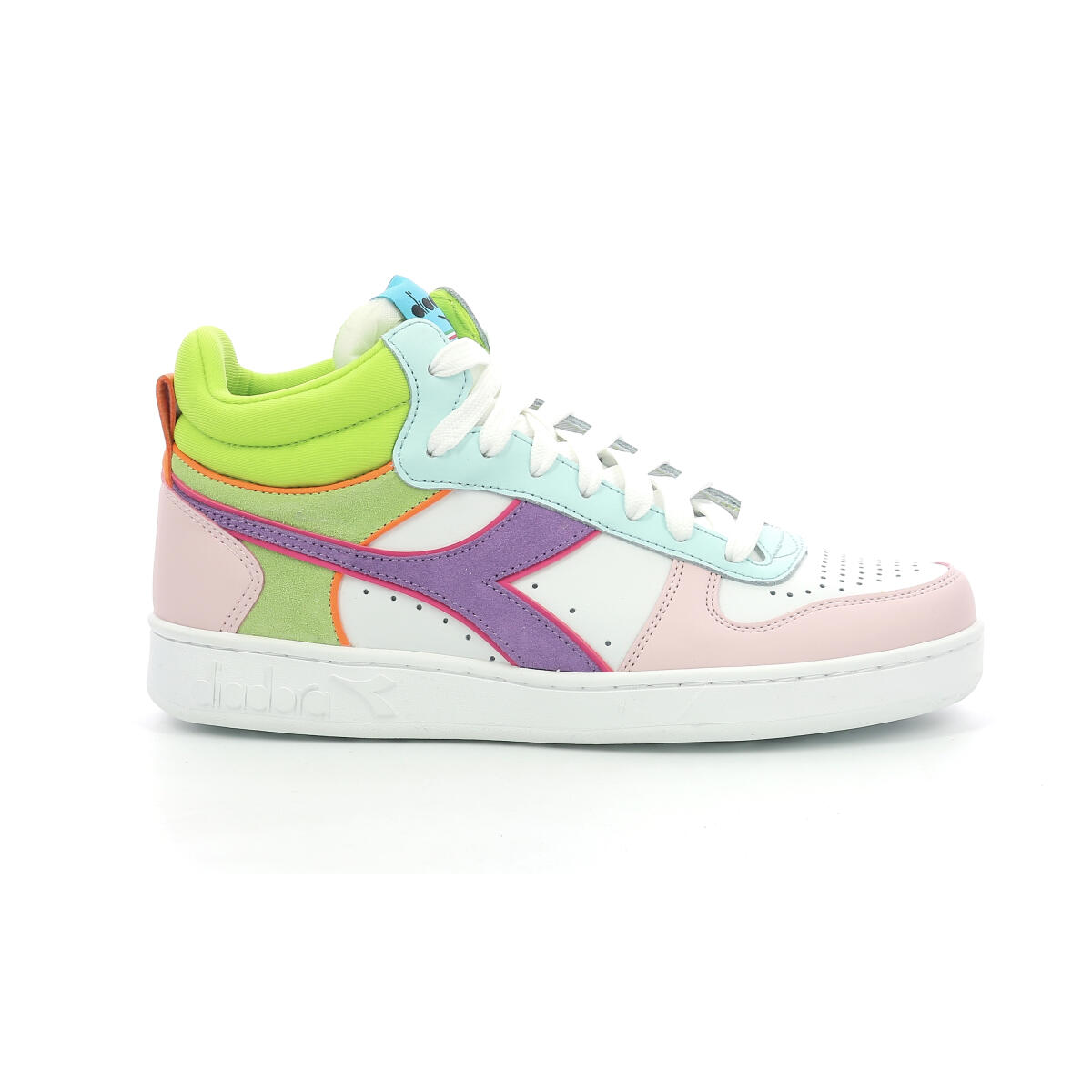 DIADORA picture
