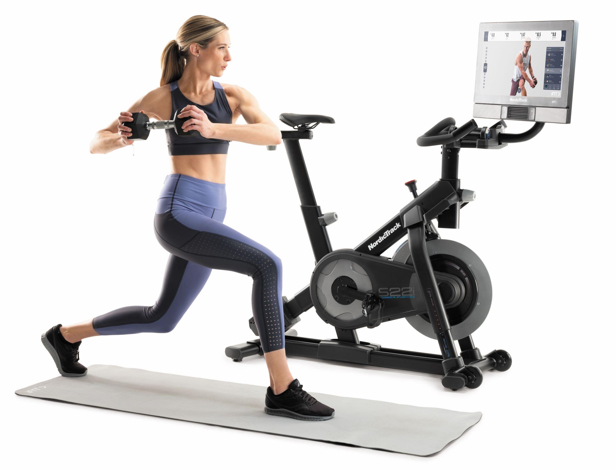 Hometrainer Studio S22i aangesloten iFIT 3/5