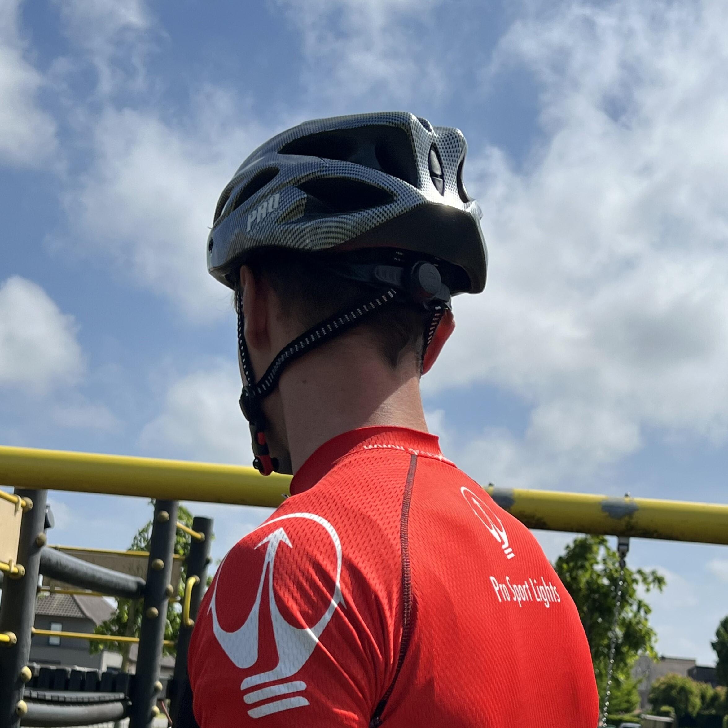 Kask rowerowy męski/damski – Carbon Look – uniwersalny 6/7