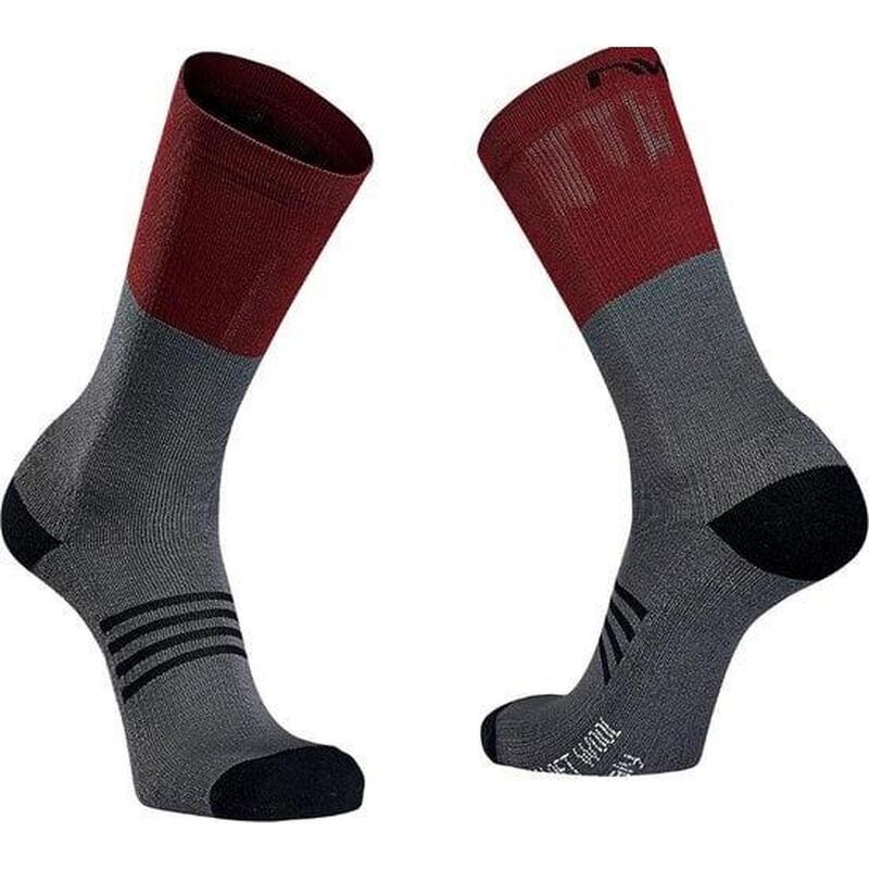 Skarpety rowerowe NORTHWAVE EXTREME PRO HIGH SOCK czarne