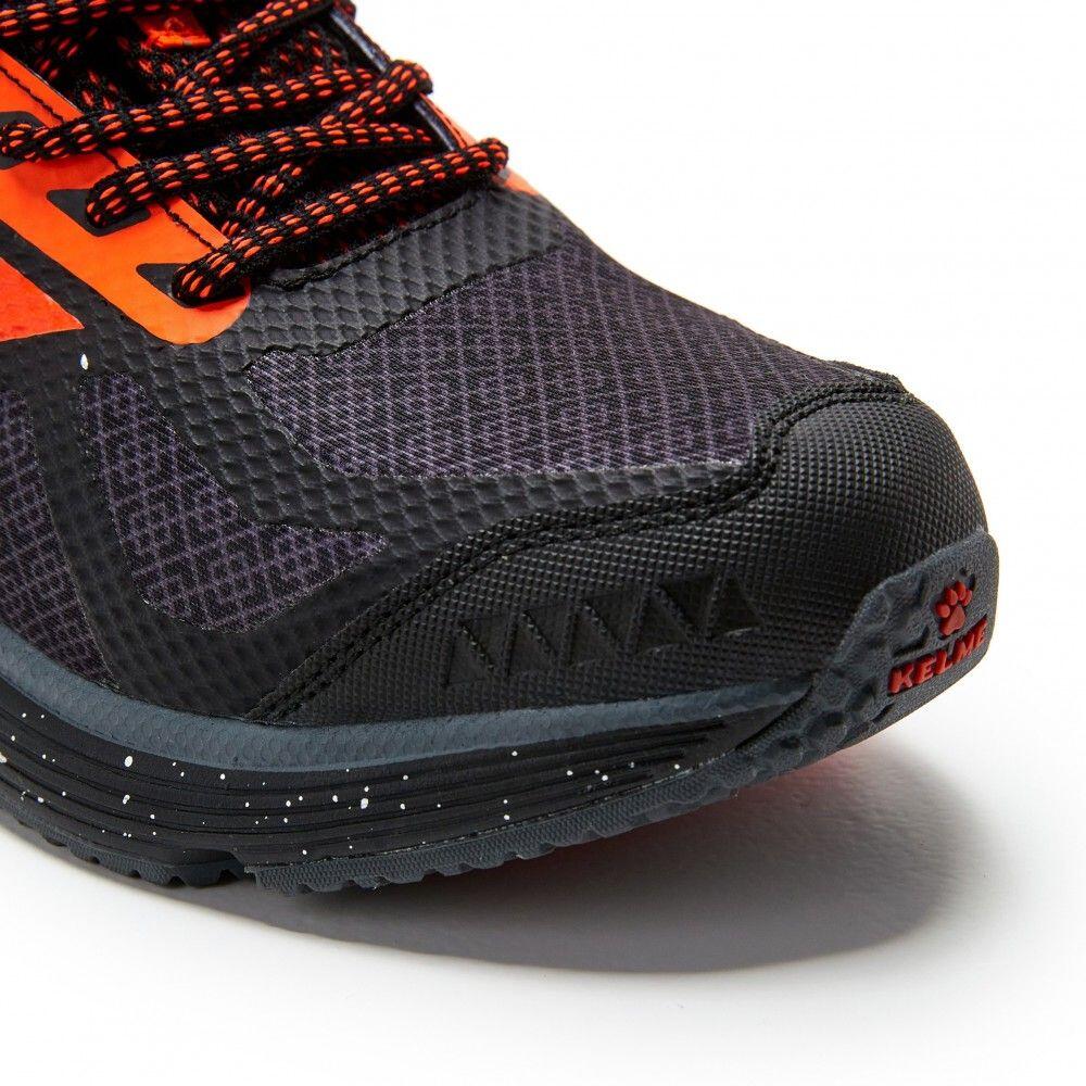 Zapatillas Running Kelme Cushion Travel Unisex En Color Negro 4/5
