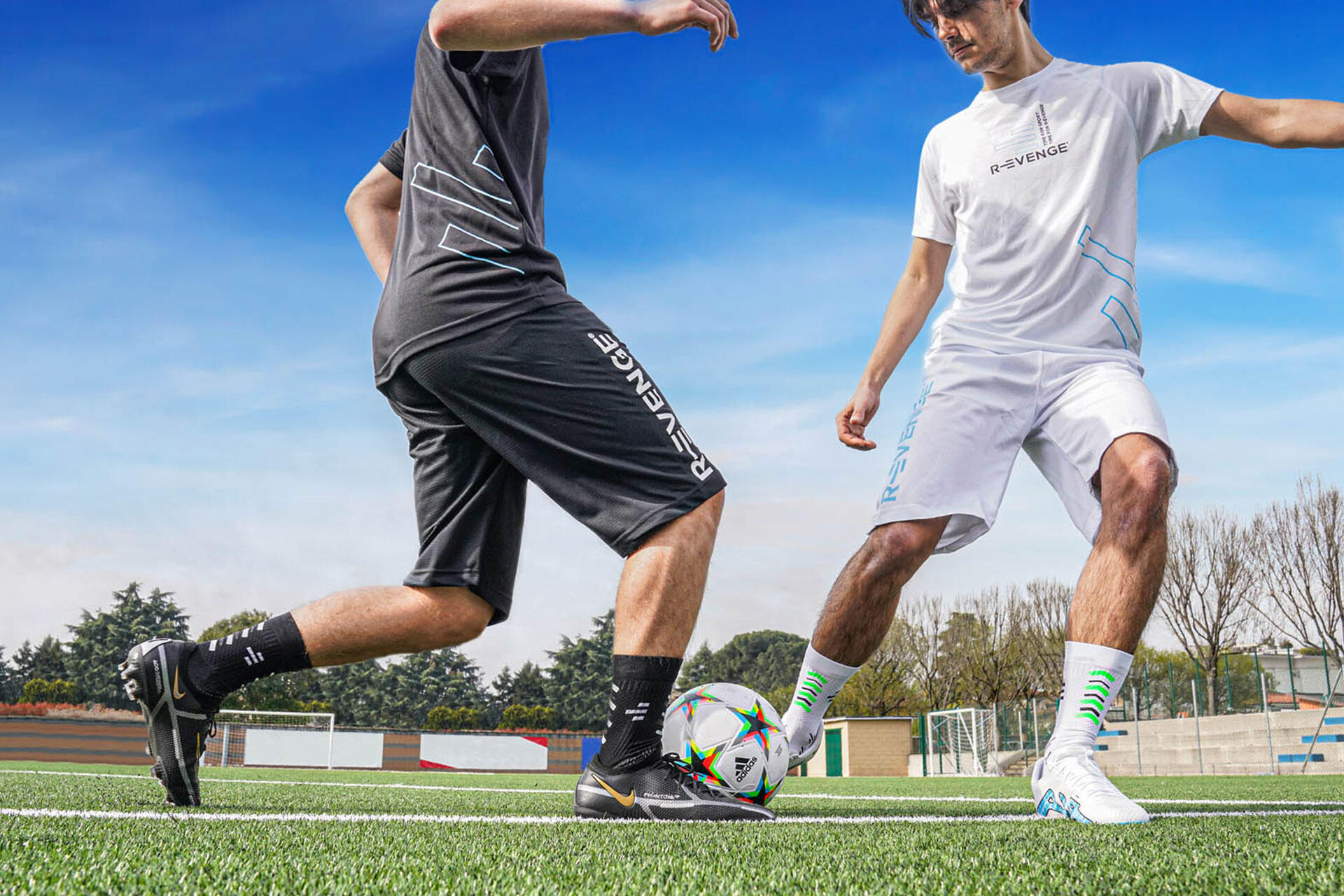 Calza da Calcio Bianca antiscivolo. Perfetto grip tra piede e scarpa. 4/7