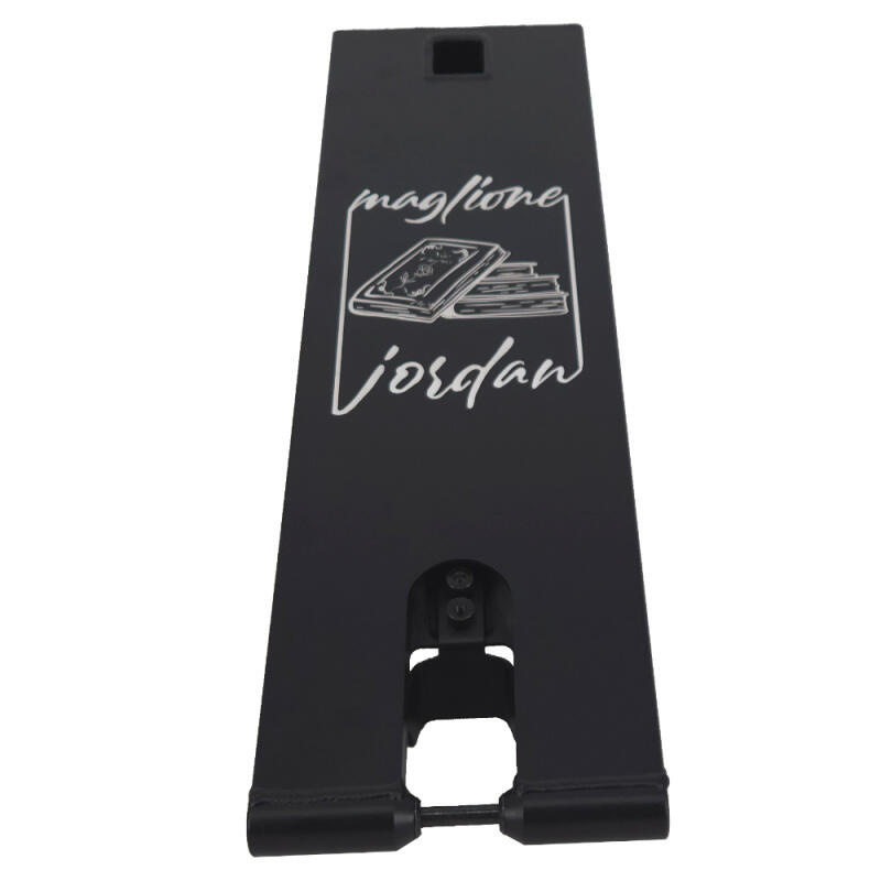 Deck de trottinette freestyle Trigger Nemestia V2 56x16 Jordan Maglione Noir