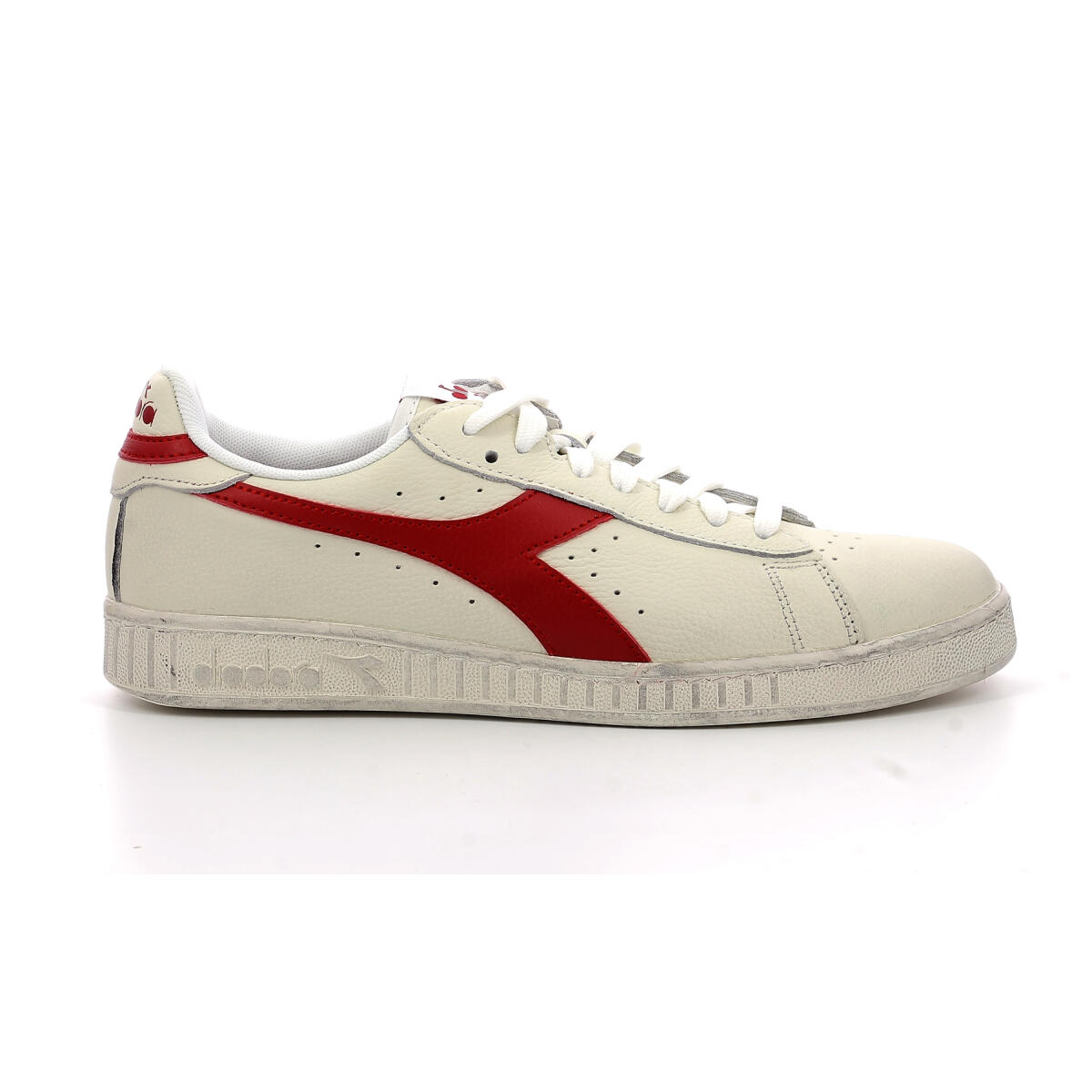 DIADORA picture