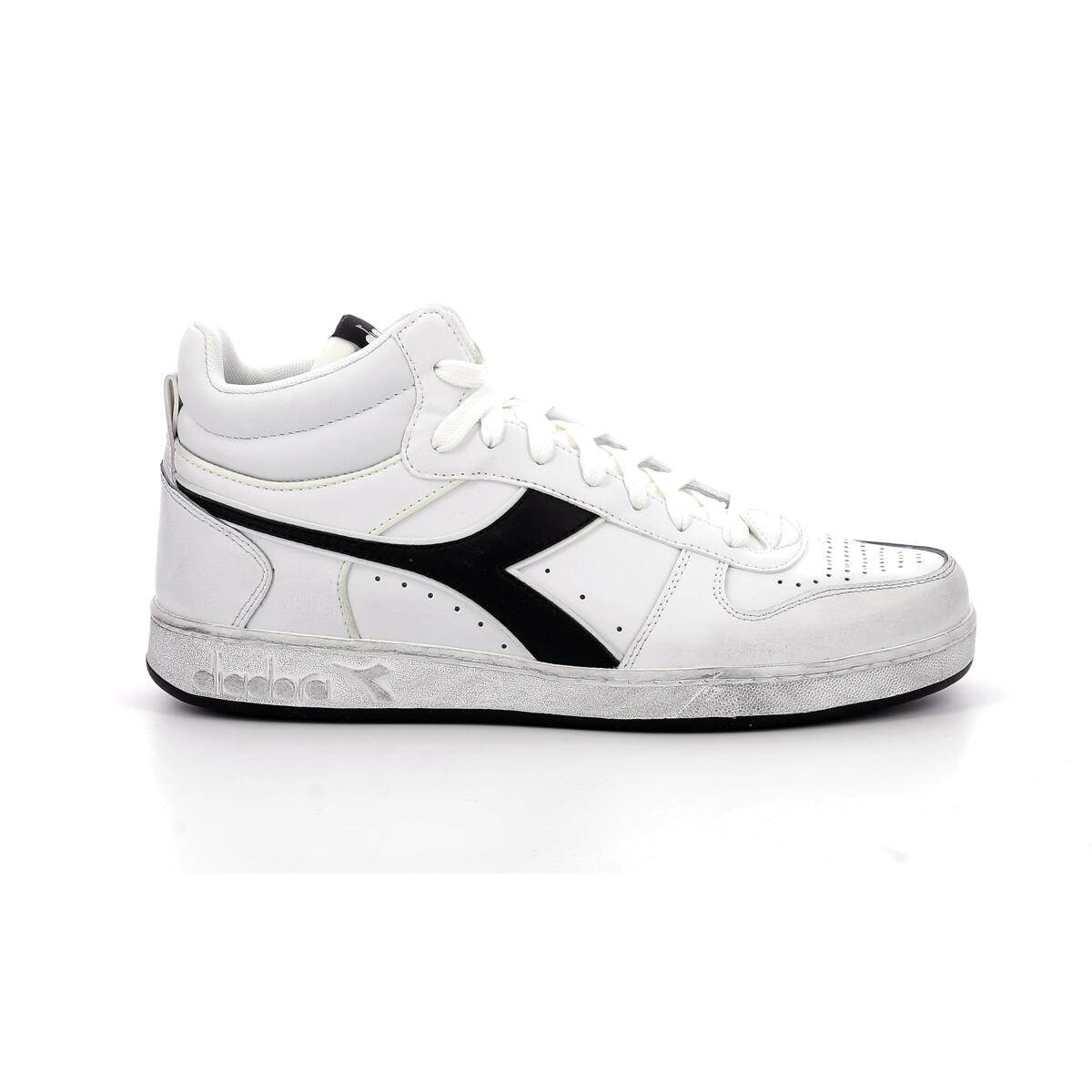 DIADORA picture