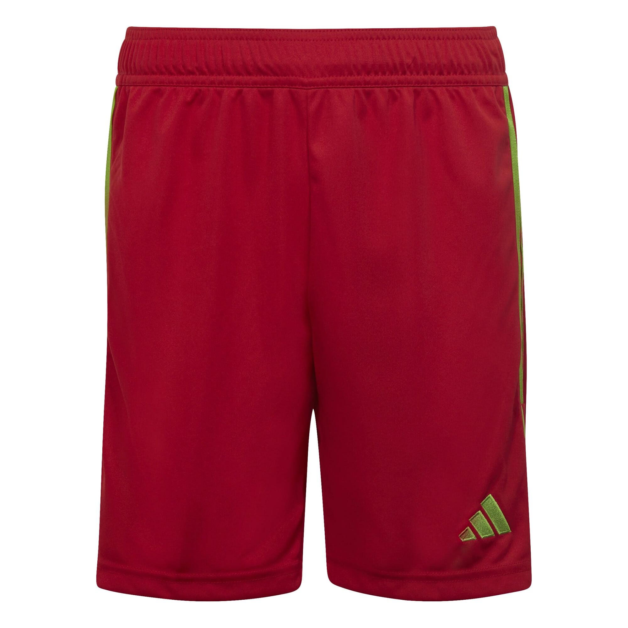 Pantaloni adidas corti clearance costo