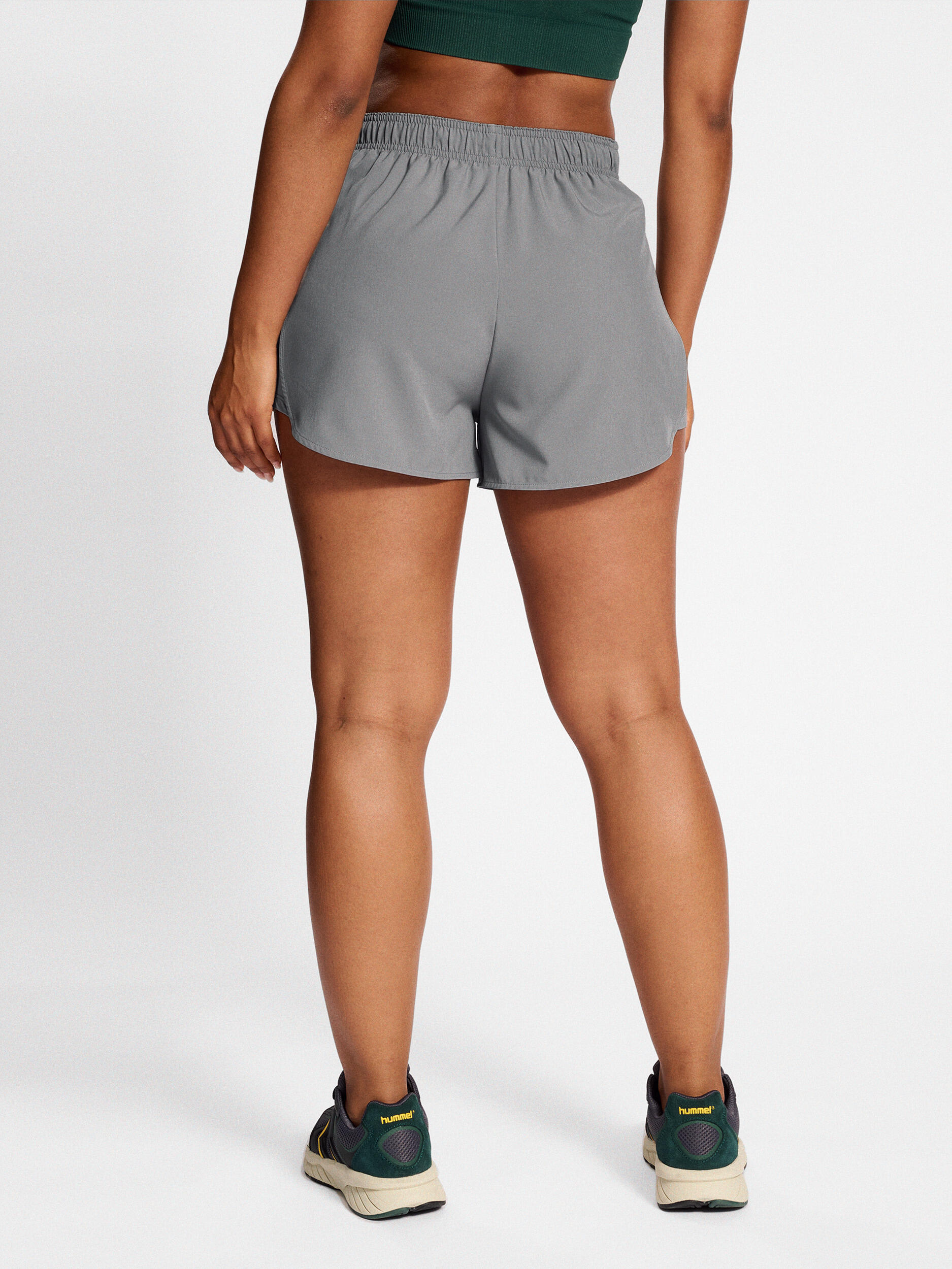 Pantaloncini da donna in tessuto Hummel Te Vital 3/7