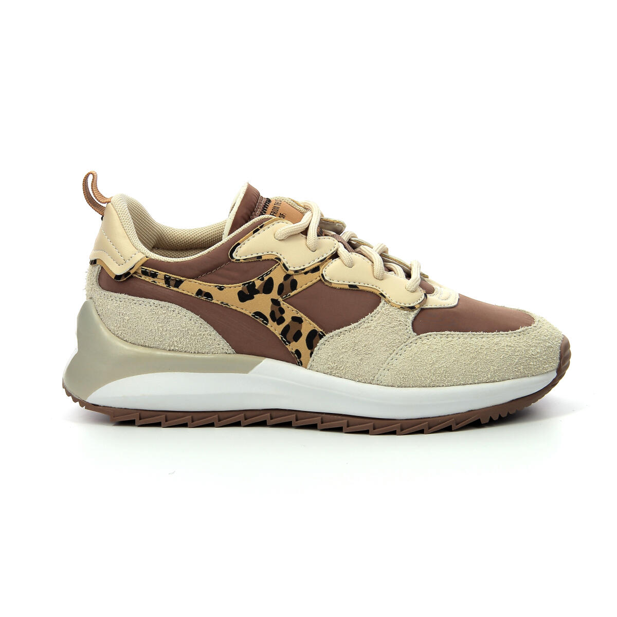 DIADORA picture