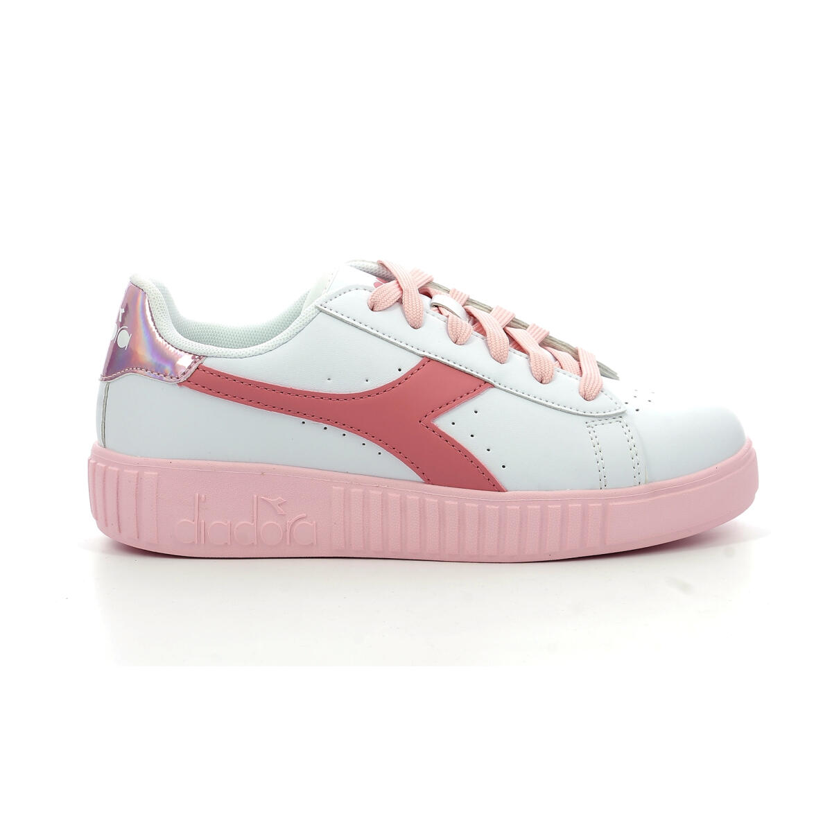 DIADORA picture