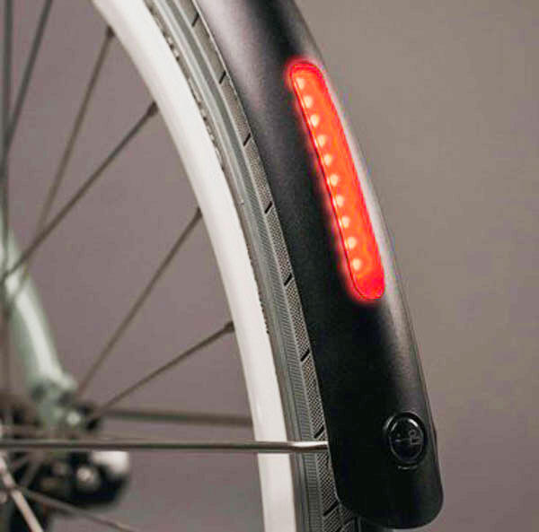 Feu arrière Busch + Müller ILU long - LED rouge, alimentation dynamo 2/3