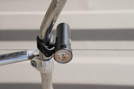 UrbanProof Ultra Bright fanale bici USB ricaricabile 320 lm. 2/4
