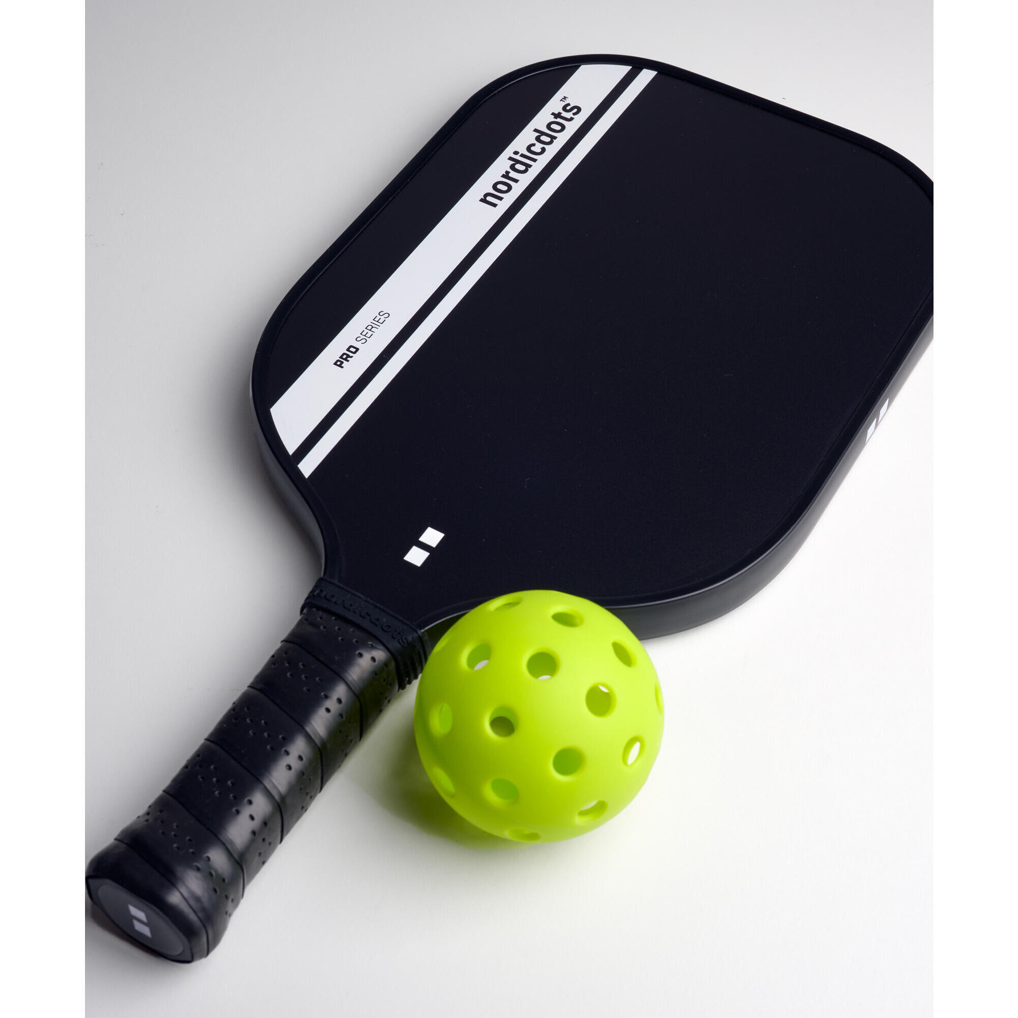 Pickelball Racket - Pro Series - Stealth Black