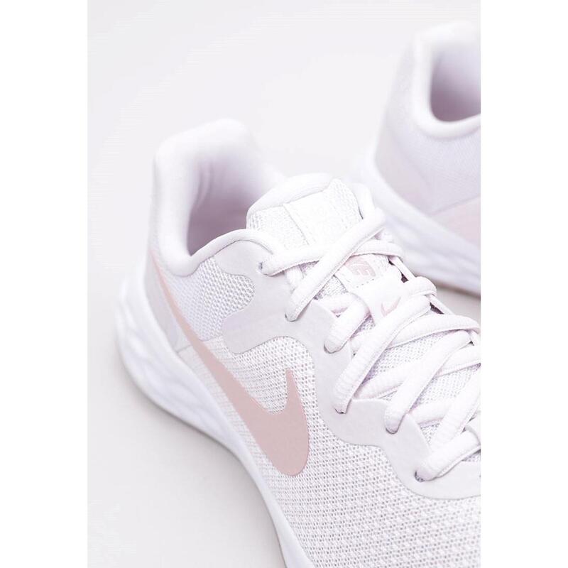 Sapatilhas de corrida Nike Revolution 6 para mulher